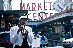 Street performers at the Pike Place Market